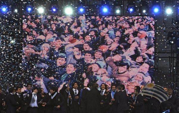 d42e6751d3c6ca11e10a1f440ccb8c90-getty-fbl-wc2010-uru-welcome-ceremony.jpg