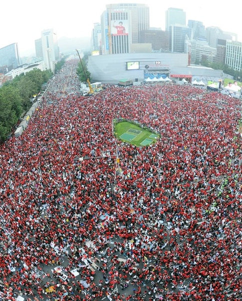 1ff323f84d99d55eb04f85e61ea07ea7-getty-skorea-theme-fbl-wc2010-kor-ngr.jpg