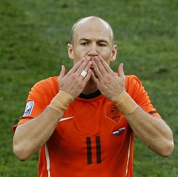 d56366ff758e79341ad41e2cba9a4c02-getty-fbl-wc2010-match53-ned-svk.jpg