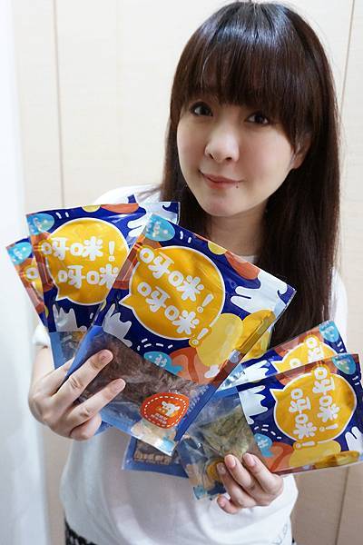 DSC09634.JPG 六道料理:
第一道 ♥ 法式雞里肌佐甜菜醬
第二道 ♥ 法式香酥雞佐芝麻醬
第三道 ♥ 印度雞柳佐薑黃咖哩
第四道 ♥ 佛羅倫斯嫩雞佐菠菜醬
第五道 ♥ 西班牙烤牛肉絲(牛後臀肉)
第六道 ♥地中海虱目魚皮脆餅