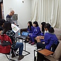 橙田社工與臨家護家社工為小港高中師生進行橙田環境與服務介紹。