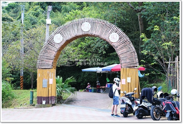 基國派教堂、NINI1.JPG 基國派教堂、NINI1.JPG