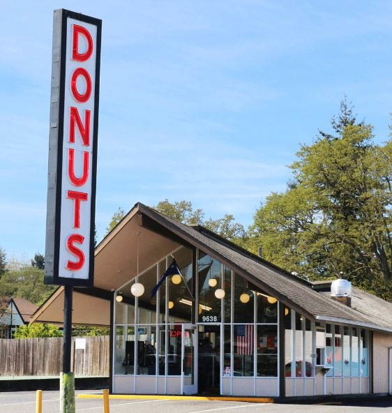 Exterior-of-House-of-Donuts-Lakewood.tif