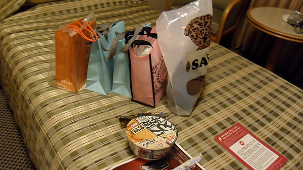 第 一 天 非 常 含 蓄 的 戰 利 品 第 一 天 非 常 含 蓄 的 戰 利 品