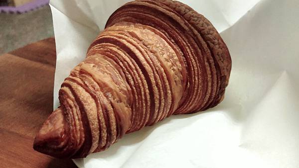 [食遊] 西區/Mr. 啃，秒殺原味可頌和原味甜燒餅