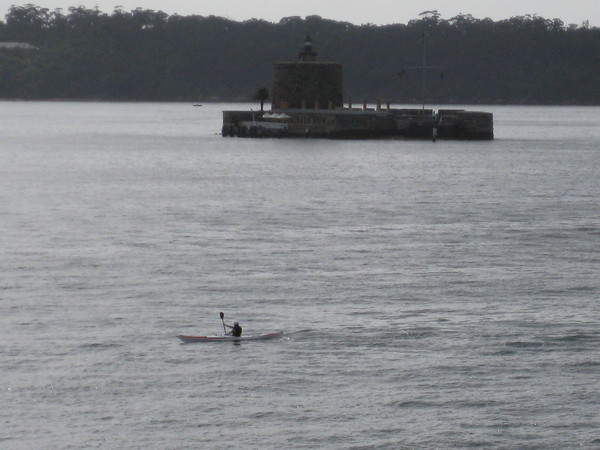 有人在划獨木舟