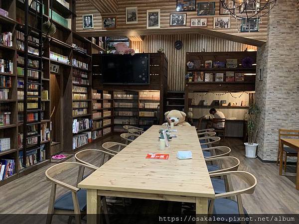 [心得] 日本 HostelWASABI大阪 Bed with Library