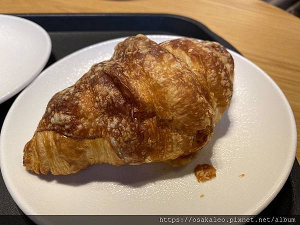 星巴克花蓮和平門市 覆盆莓雲朵塔 起司可頌 台泥DAKA園區