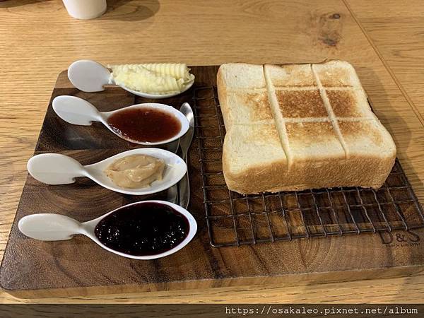 [食記] 日本 高級食パン専門店 嵜本 Sakimoto