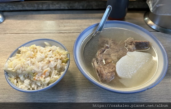 [食記] 台北 灶頂 原汁排骨湯 高麗菜飯