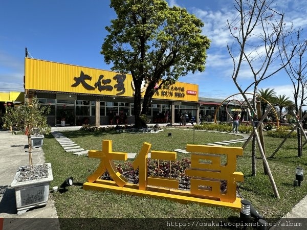 [食記] 宜蘭壯圍 大仁哥蔗香脆皮桶仔雞旗艦店