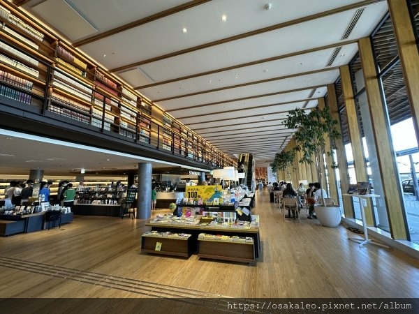 [閒聊] 日本 蔦屋書店和歌山市民圖書館店