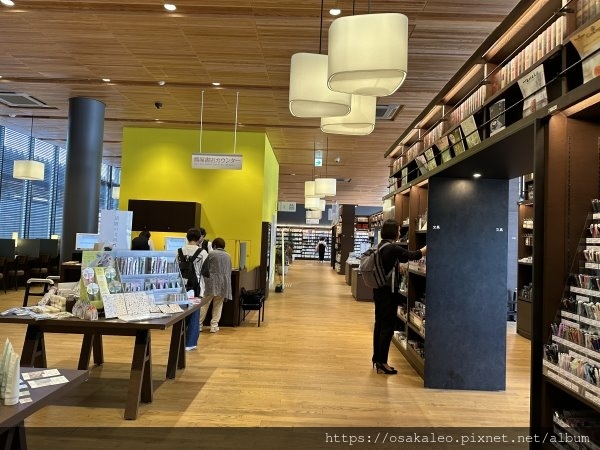 23日本D11.1 周南市立站前圖書館 蔦屋書店 星巴克