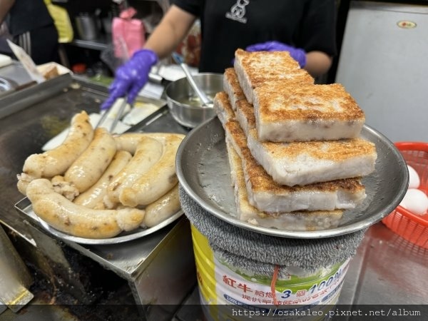 【食記】王家菜頭粿糯米腸 (台中第二市場)