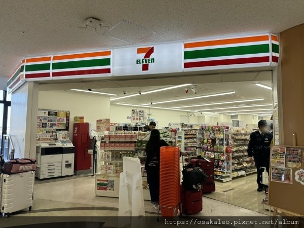 24東京大阪D1.2 成田機場 寶可夢商店、星巴克、UNIQ