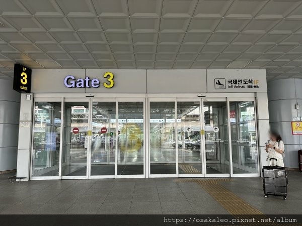 23釜山D5.6 金海機場、DELI CAFE、虎航