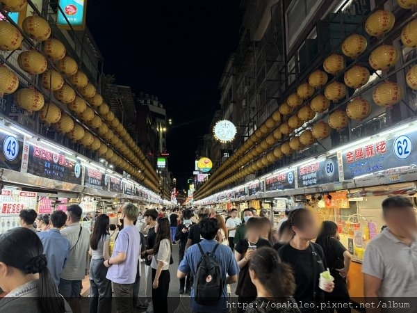 【食記】一口吃香腸、營養三明治、吳記螃蟹羹油飯 (基隆夜市)