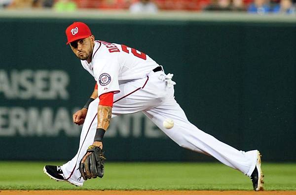 ian-desmond-mlb-houston-astros-washington-nationals-850x560.jpg