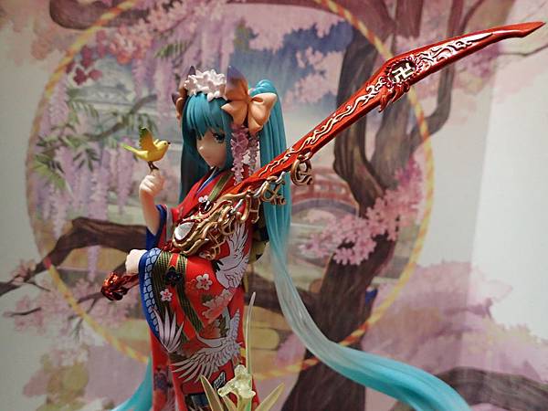 初音ミク ～花色衣～ 1/8 完成品フィギュア