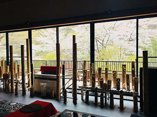不一樣的櫻花之旅 住進磐梯熱海溫泉欣賞日本三大櫻花之一的三春瀧櫻 莊嚴神秘的紅枝垂地藏櫻 大塚太太東京在住的部落格