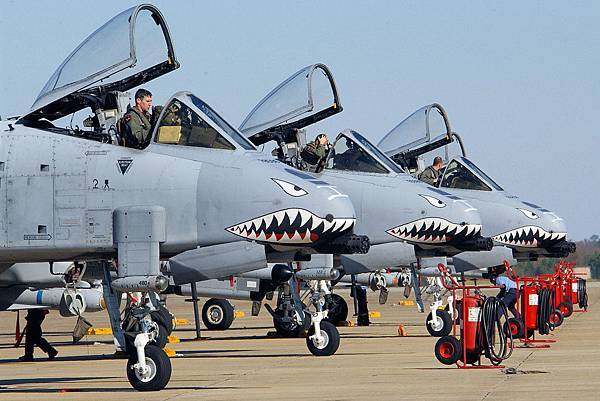 1280px-Flying-Tiger-23fg-a10s-1.jpg