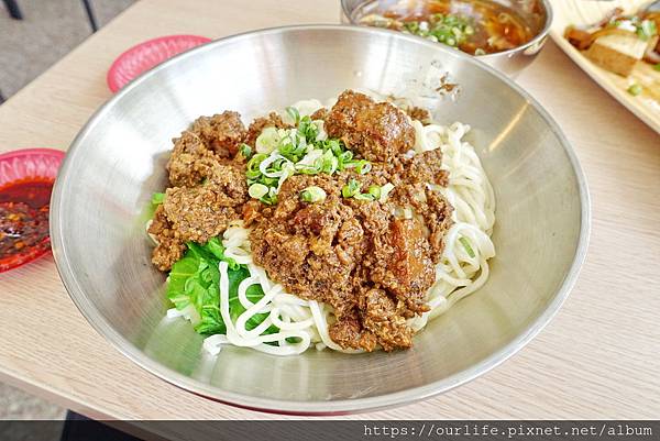 台中東區.耐吃的家常牛肉麵@老阿漠麵食館
