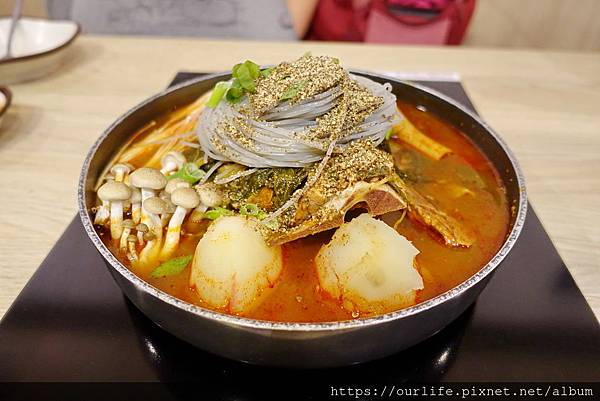 逢甲.白飯小偷等級的正宗馬鈴薯豬骨湯@韓大王馬鈴著豬骨湯