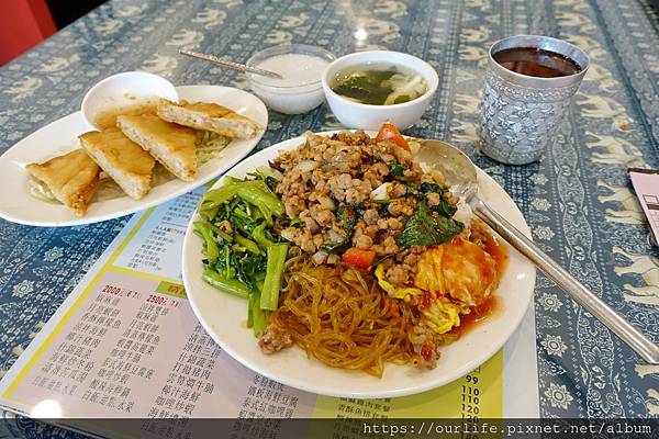 台中.料多實在價又廉的鮮蝦蝦餅VS打拋豬套餐@曼谷小城泰式料理