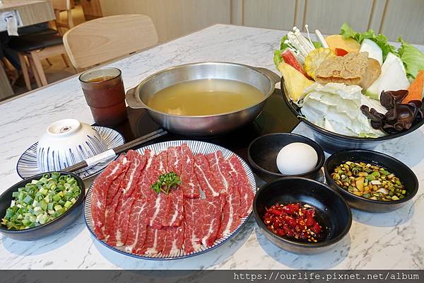 中國附醫.好吃好拍好滿足的個人溫體牛肉鍋@森鄰鍋物
