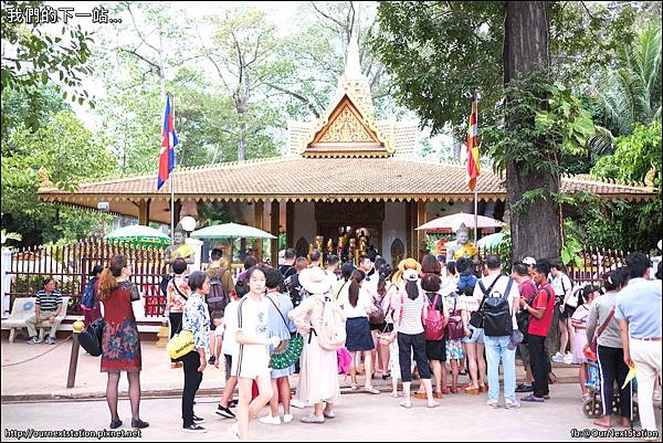 2018AngkorDay1-2-RoadToMuseum (8).JPG