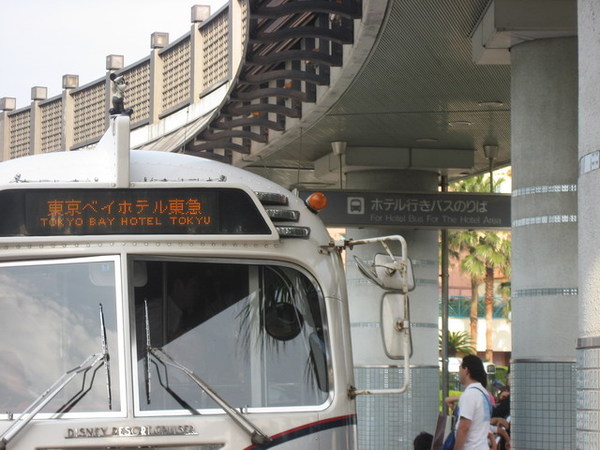 舞濱車站 接駁車停車地