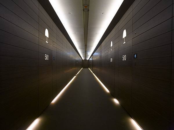 Armani Hotel Dubai - Corridor.jpg
