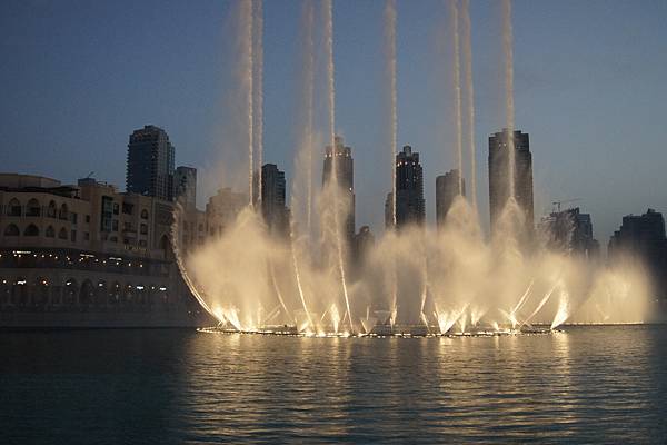 DXB FOUNTAIN1