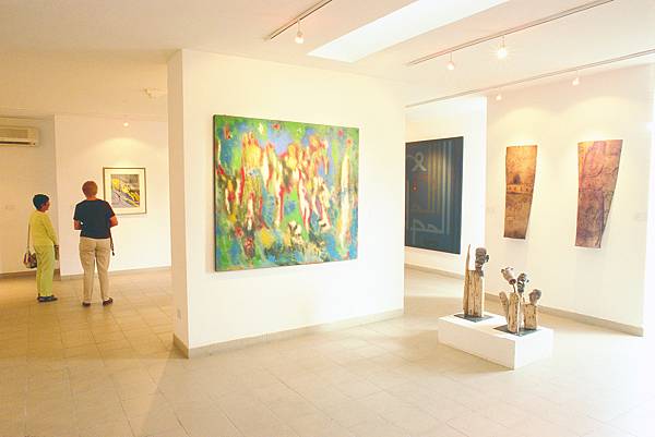 Art gallery1