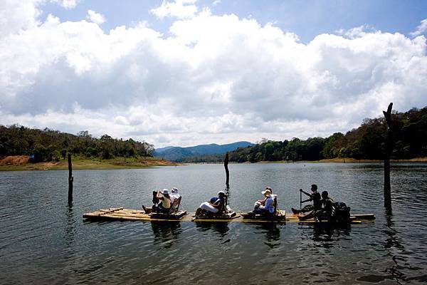 Periyar(Bamboo Rafting.jpg