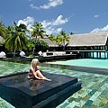 ONE ONLY REETHI RAH(Pool)2.jpg