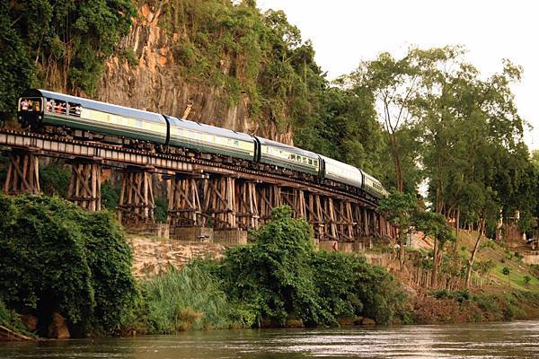 Oriental Express(Eastern)Wang Po viaduct.jpg