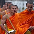 LUANG PRABANG(MORNING MONK)3.jpg