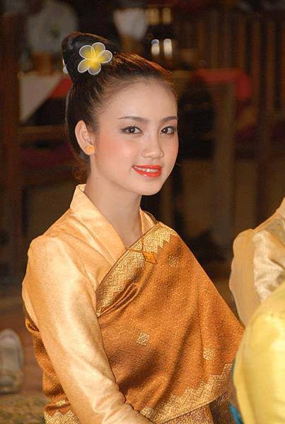 LAOS GIRL3.jpg