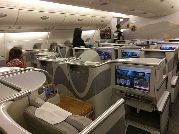 EK (BUSINESS) (5).jpg EK (BUSINESS) (5).jpg