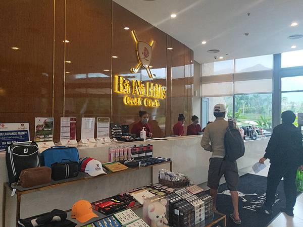 PRO SHOP(BANA HILL (2).jpg