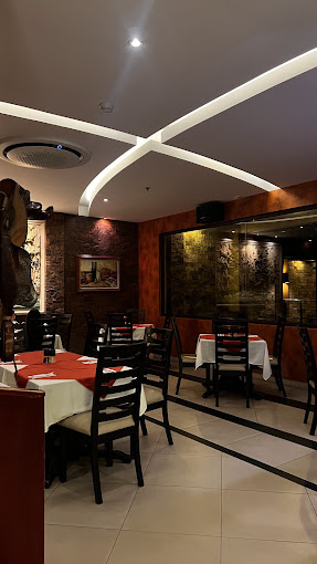 RBI STEAKHOUSE (TABLE.jpg