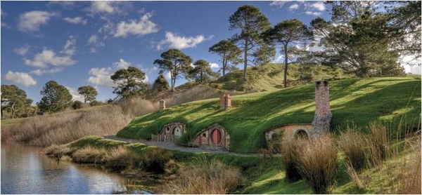 hobbitown1.jpg