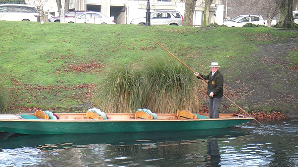 PUNTING2.JPG