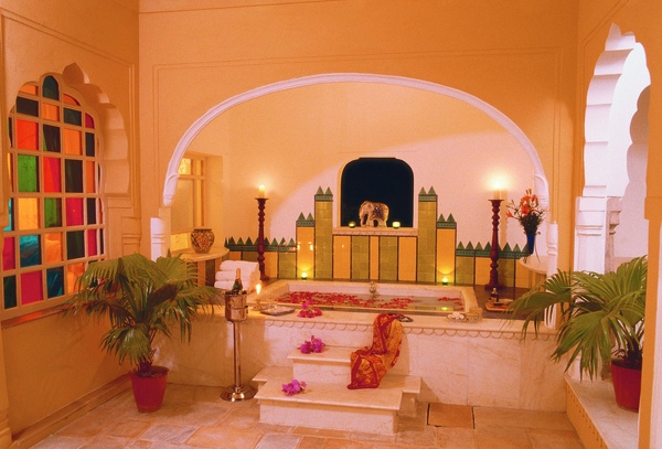 13 Jacuzzi in a royal suite.jpg