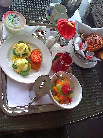 room-service-breakfast.jpg