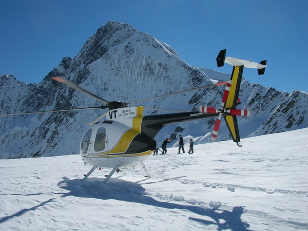 HVT and clients Libig Dome Tekapo landing site.JPG