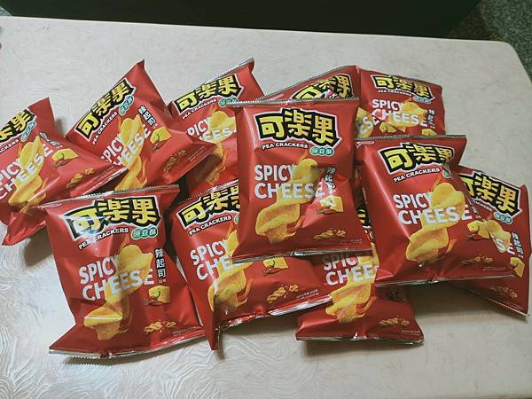 202.jpg 【零食】2021年絕對不能少的 "辣起司" 聯華食品 可樂果辣起司口味!!