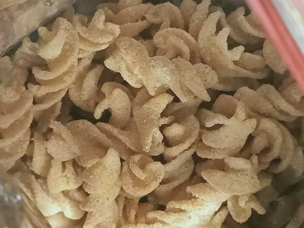 208.jpg 【零食】2021年絕對不能少的 "辣起司" 聯華食品 可樂果辣起司口味!!