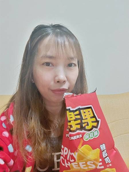 211.jpg 【零食】2021年絕對不能少的 "辣起司" 聯華食品 可樂果辣起司口味!!